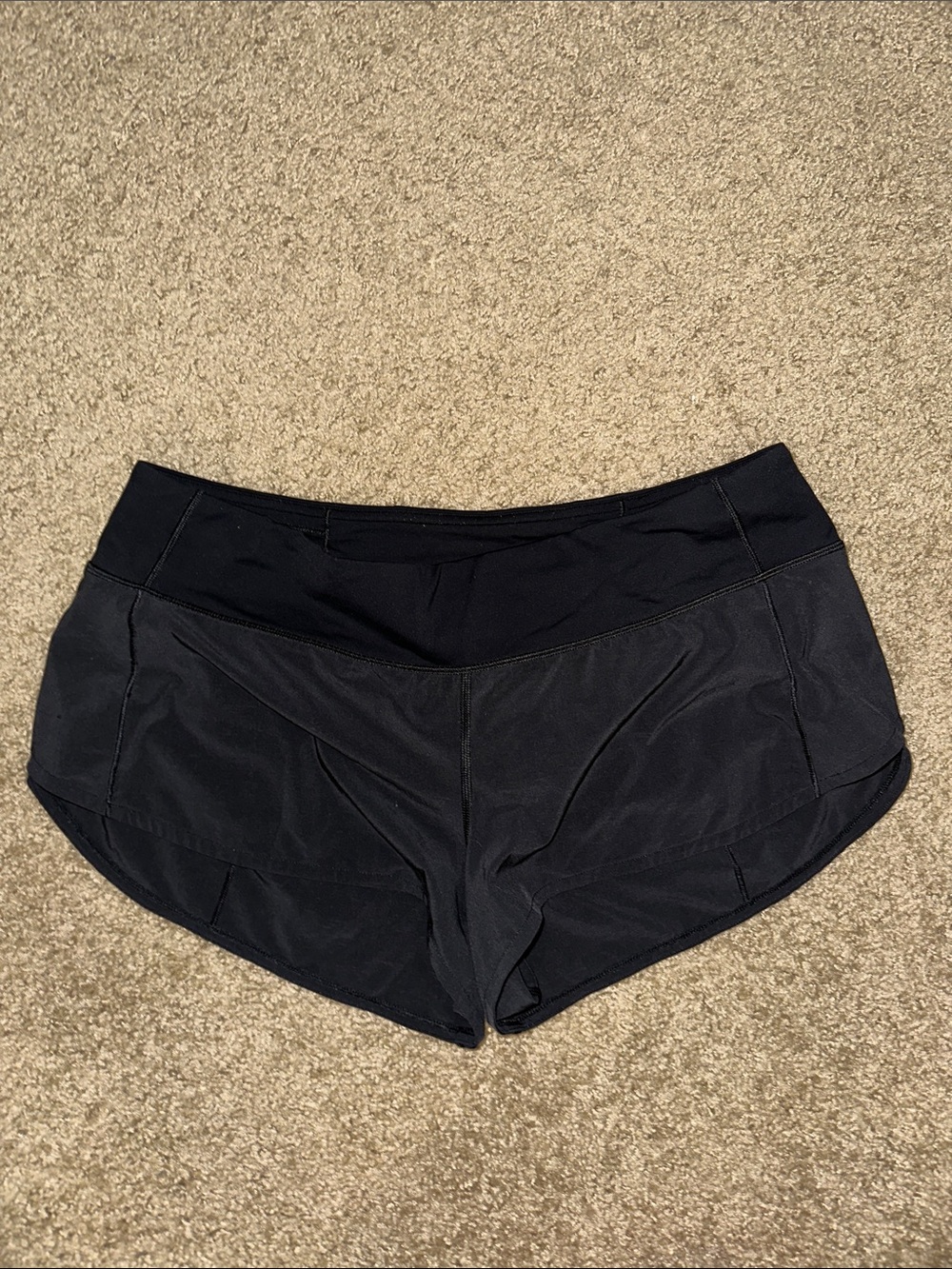 Lululemon Speed Up High Rise Shorts 2.5”